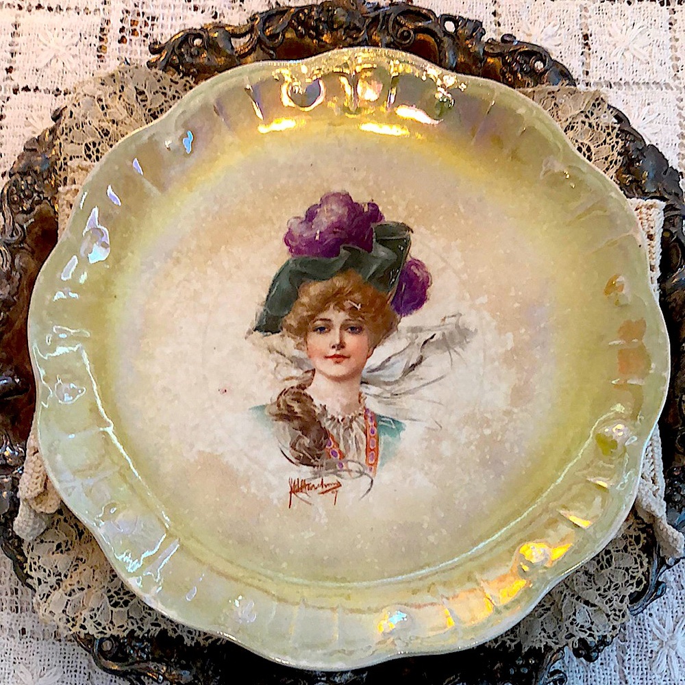 GUC- Hand-Painted Victorian Lady Plate